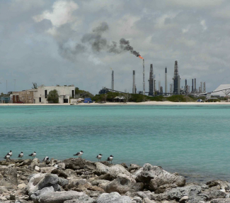 Valero Oil Refinery Aruba PHOTO David Stanley